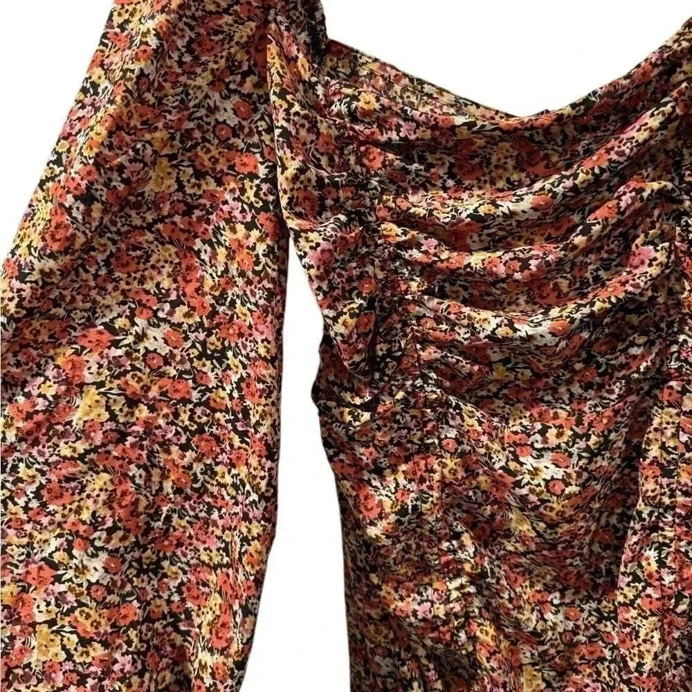 Pretty Little Thing Floral Puff Sleeve Dress NWT - Picture 2 of 4